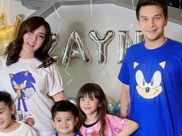  Istri Pajang Foto Harmonis, Jonathan Frizzy & Dhena Devanka Batal Cerai?
