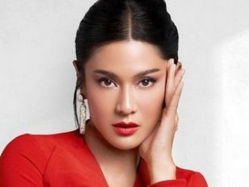 Demi Penggalangan Dana, Dian Sastrowardoyo Kembali Unjuk Vokal