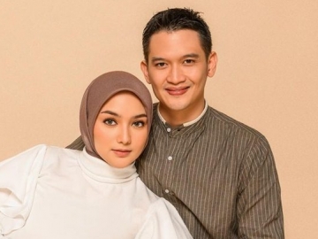 Peramal Nyai Kidul Benarkan Isu Hamili Wanita W, Rezky Aditya Justru Makin Mesra dengan Citra Kirana