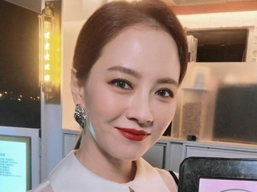 Begini Totalitasnya Song Ji Hyo Jadi Penyihir Misterius di Drama 'The Witch's Diner'
