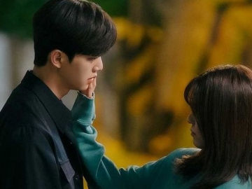 Ciuman Panas Han So Hee-Song Kang Bikin Kru 'Neverthless' Ikut Terhanyut di Video BTS