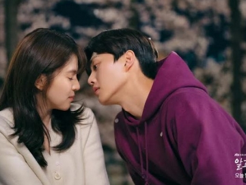 Song Kang-Han So Hee Beradegan Ranjang Intim di 'Nevertheless', Netizen Malah Ngaku Senang