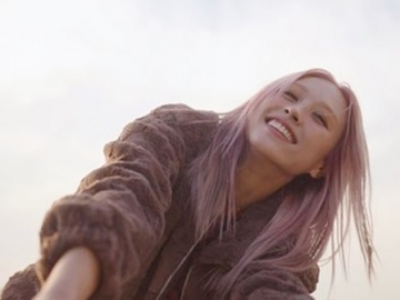 Leah Kim Thompson, Model Cantik di Video Klip 'Permission to Dance' BTS Tuai Sorotan