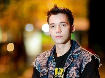 Disebut Mirip Jungkook BTS, Intip 7 Potret Stefan William Pamer Tubuh Berotot 