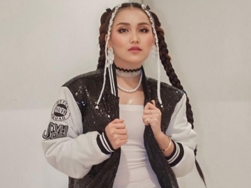 Asisten Ayu Ting Ting Dituding sebagai Admin Akun Haters Nagita Slavina