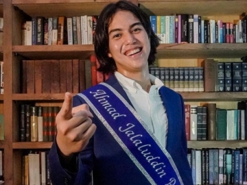 Terkenal di Indonesia, El Rumi Justru Lebih Betah Tinggal di London Karena Alasan Ini