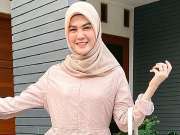 Bongkar Penyebab Perceraiannya dengan Zikri Daulay, Henny Rahman: Bukan dari Aku!