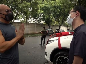 Deddy Corbuzier Hadiahi Dokter Uang & Mobil, Netter: Malaikat Yang Ditolong Malaikat!