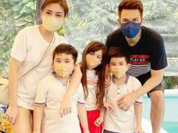 Istri Masih Pajang Foto Jonathan Frizzy Ditengah Isu Cerai