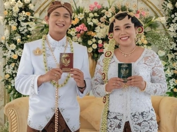 Genap Satu Bulan Nikah, Mumuk Gomez Bongkar Kondisi Rumah Tangganya dengan Suami