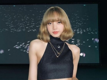 Laris Manis, Lisa Jadi Idol Wanita Tercepat Tembus Pre Order 100 Ribu Copy untuk Album Debut Solonya