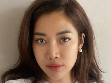 7 Potret Stunning Widy Vierratale Yang Kini Jadi Guru Menembak