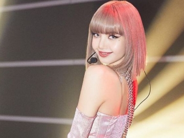 Lisa Jadi Solois Wanita Pertama dengan Penjualan Setengah Juta Album di Pekan Perdana