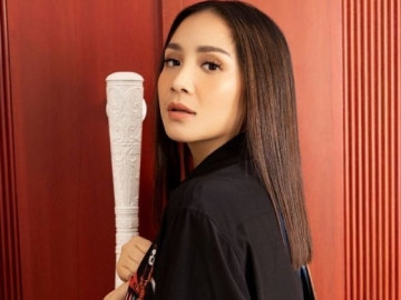 Nagita Slavina Kepergok Pakai Kardigan Simple Ini, Harganya Bikin Keselek!