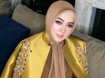 Syahrini Pamer Koleksi Topi Mahal Saat Liburan, Netter: Duitnya Cetak Sendiri