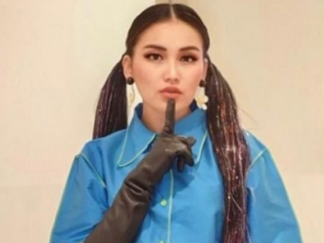 Ayu Ting Ting Belikan Mobil Mewah Untuk Adik Yang Jadi Sarjana