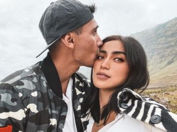 Jessica Iskandar-Vincent Verhaag Tampil Menawan Pakai Gaun dan Jas, Singgung Soal Takdir Tuhan