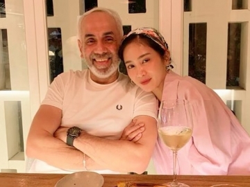 Meski Dilarang Suami, Bunga Zainal Akui Masih Tetap Suka Belanja di Pasar Tradisional