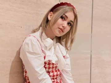 Suara Bergetar Ayu Ting Ting Tahan Tangis Kala Nyanyikan Lagu Mendiang Julia Perez Bikin Ikut Sedih