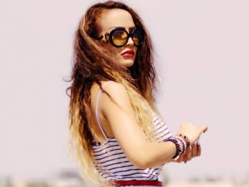  Cynthiara Alona Menangis Dituntut 6 Tahun Penjara Kasus Prostitusi Anak