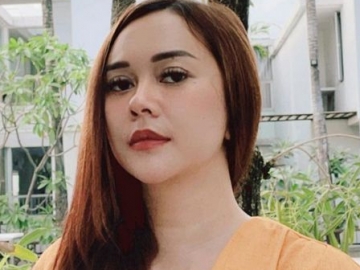   Ingin Bahagia, Aura Kasih Kurangi Main Medsos