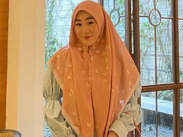 Henny Rahman Bangga Dipuji Cantik, Larissa Chou Beri Sentilan Tajam