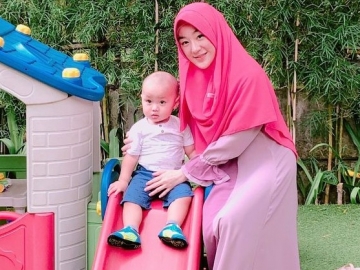 Larissa Chou Sabar Hadapi Anak Tengah Tantrum di Tempat Umum, Sukses Bikin Terharu