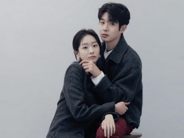  Choi Woo Shik-Kim Da Mi Bicara Reuni Bintangi 'Our Beloved Summer' dan Saling Lempar Pujian