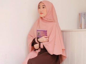 Larissa Chou Bagikan Video Cantik Bercadar Sambil Singgung Soal Memaafkan