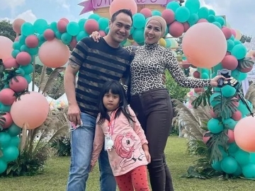 Pamer Bersandar Mesra di Pundak Venna Melinda, Ferry Irawan Ungkap Perasaan Ini