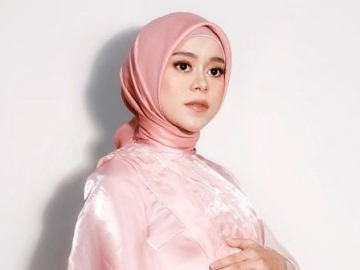 Lesty Kejora Sandingkan Dua 'Bidadari' Ini Seraya Tulis Ungkapan Manis Bikin Hati Leleh
