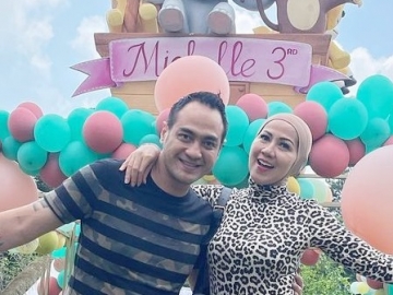 'Manja' Rayu Pacar Lagi Ngambek, Dandanan 'Menor' Venna Melinda Bikin Salfok