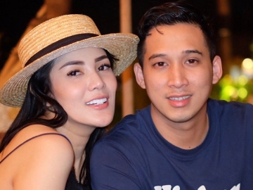 Sempat Digosipkan dengan Nikita Mirzani, Eks Nindy Ayunda Justru Terciduk Mesra Bareng Wanita Bule