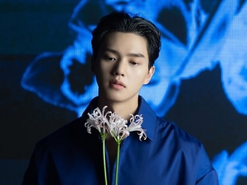 Gaya Kirim Pesan Song Kang 'Terbalik' dari Image sebagai Aktor, Setuju?