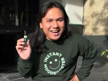 Keanu Agl Jadi Model Iklan Sambil 'Marah-marah' Malah Sukses Bikin Ngakak