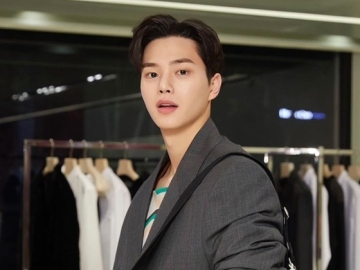 Satu-satunya Aktor Korea, Song Kang 'Kalahkan' Para Senior Ternama Dipamerkan di IG Prada