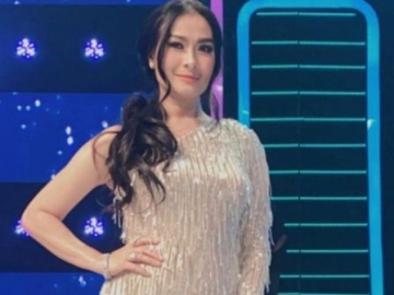  Iis Dahlia Akui Suka Koleksi Barang Mewah