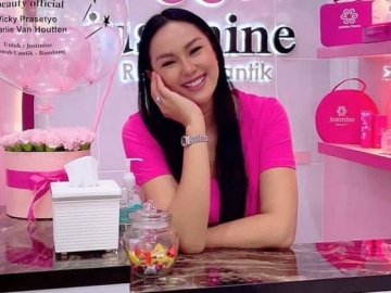 Sindir Pedas, Kalina Oktarani Singgung Soal Perlakuan Vicky Prasetyo di Malam Tahun Baru