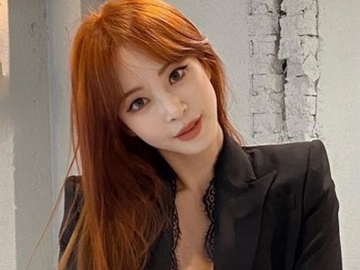 Han Ye Seul Pamer Tato Baru Bergambar Ular di Lengannya, Seperti Apa?