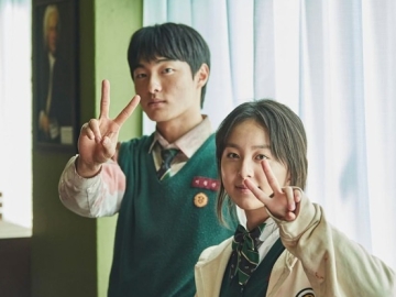 Yoon Chan Young Jadikan Foto Karakter Park Ji Hoo Stiker Ponsel Demi Peran di 'AOUAD'