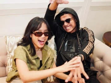 Fuji 'Teriak' Bahagia Usai Dapatkan Hadiah Spesial Ini dari Fadly