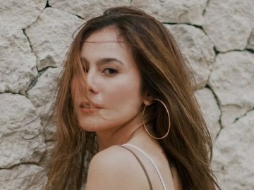 Pakai Bra dan Celana Tembus Pandang, Tubuh Seksi Wulan Guritno Auto Bikin Suasana Panas