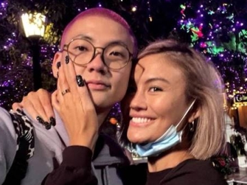 Agnez Mo Bagikan Video Kece di Awal Tahun, Nyempil Foto Romantis Bareng Adam Rosyadi Pacar Tampan