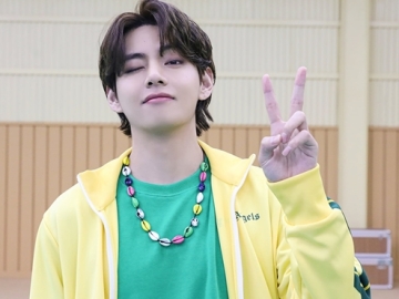 Pakaian V BTS di Siaran Langsung Terbaru Bikin Gagal Fokus