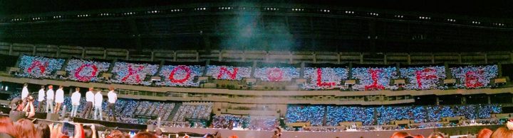 Foto Kado dari EXO-L untuk EXO-2