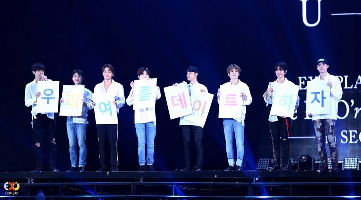 Foto Kado dari EXO untuk EXO-L