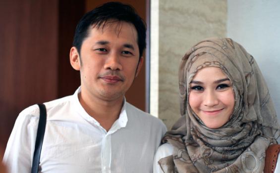  Zaskia Adya Mecca dan Hanung Bramantyo 