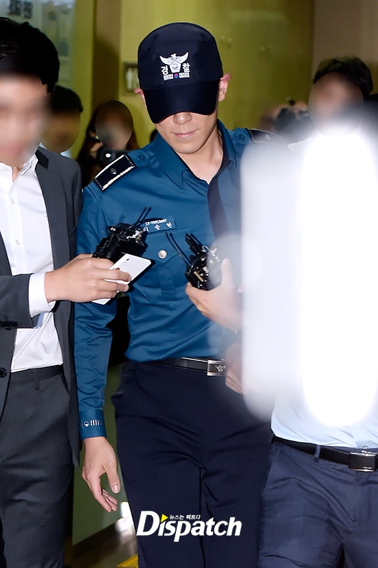 Tegar Saat Lewati Wartawan