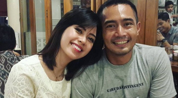 Foto: Tulis Status Soal 'Bubar', Istri Yama Carlos Minta Cerai?