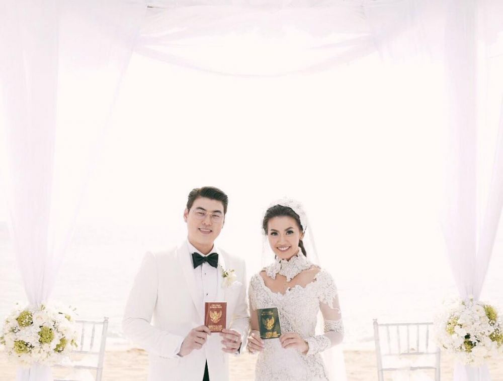 Asty Ananta dan Hendra Suyanto